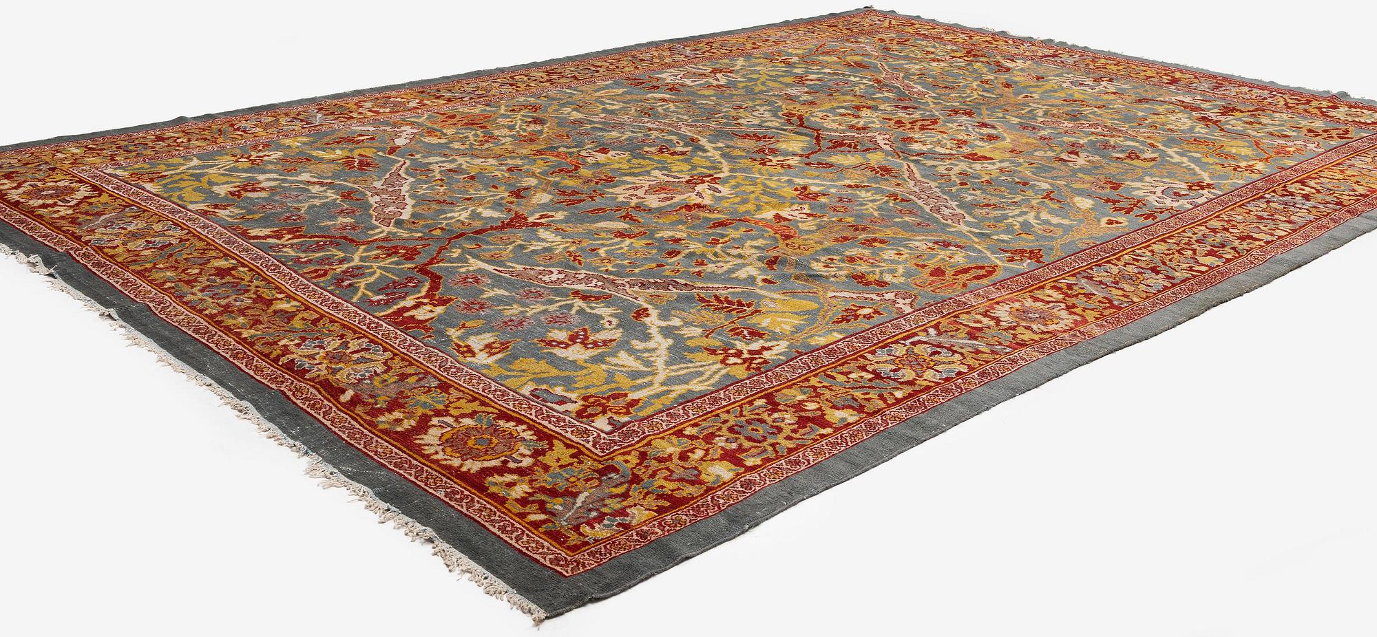 A Ziegler Mahal carpet, West Persia, 523 x 363 cm.
