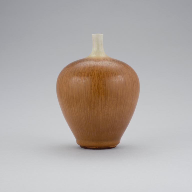 BERNDT FRIBERG, Gustavsberg studio 1971. Vas.