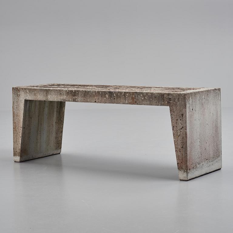 Stina Lindholm, a contemporary bench, 'Pilgårds', Skulpturfabriken.