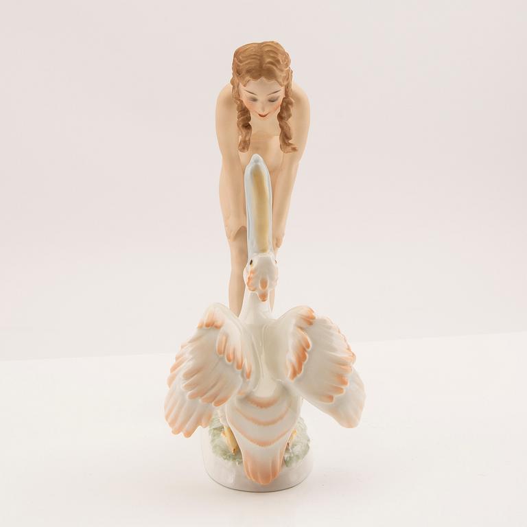Figurine Hutschenreuther mid-20th century porcelain.