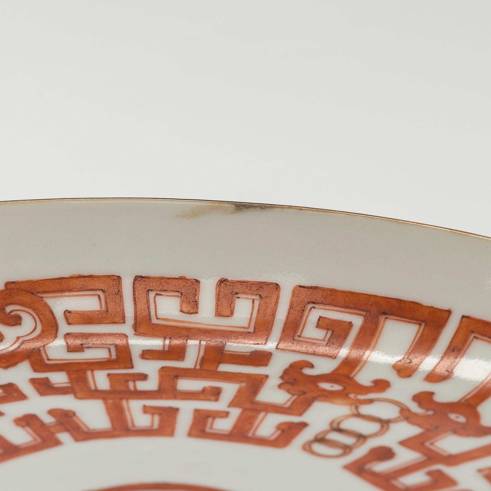 Tallrikar, 2 + 2 st, porslin, Kina, Qingdynastin, 1900-tal.