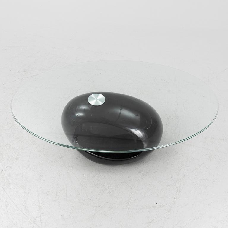 A coffee table, second half of the 20th century.