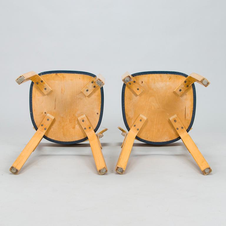 Alvar Aalto, bord, modell 90A och stolar, 3 st, modell 69, Artek 1960-tal.