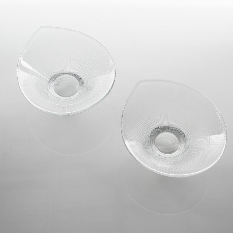 Tapio Wirkkala, vaser, ett par, "Kantarelli", Iittala, Finland.