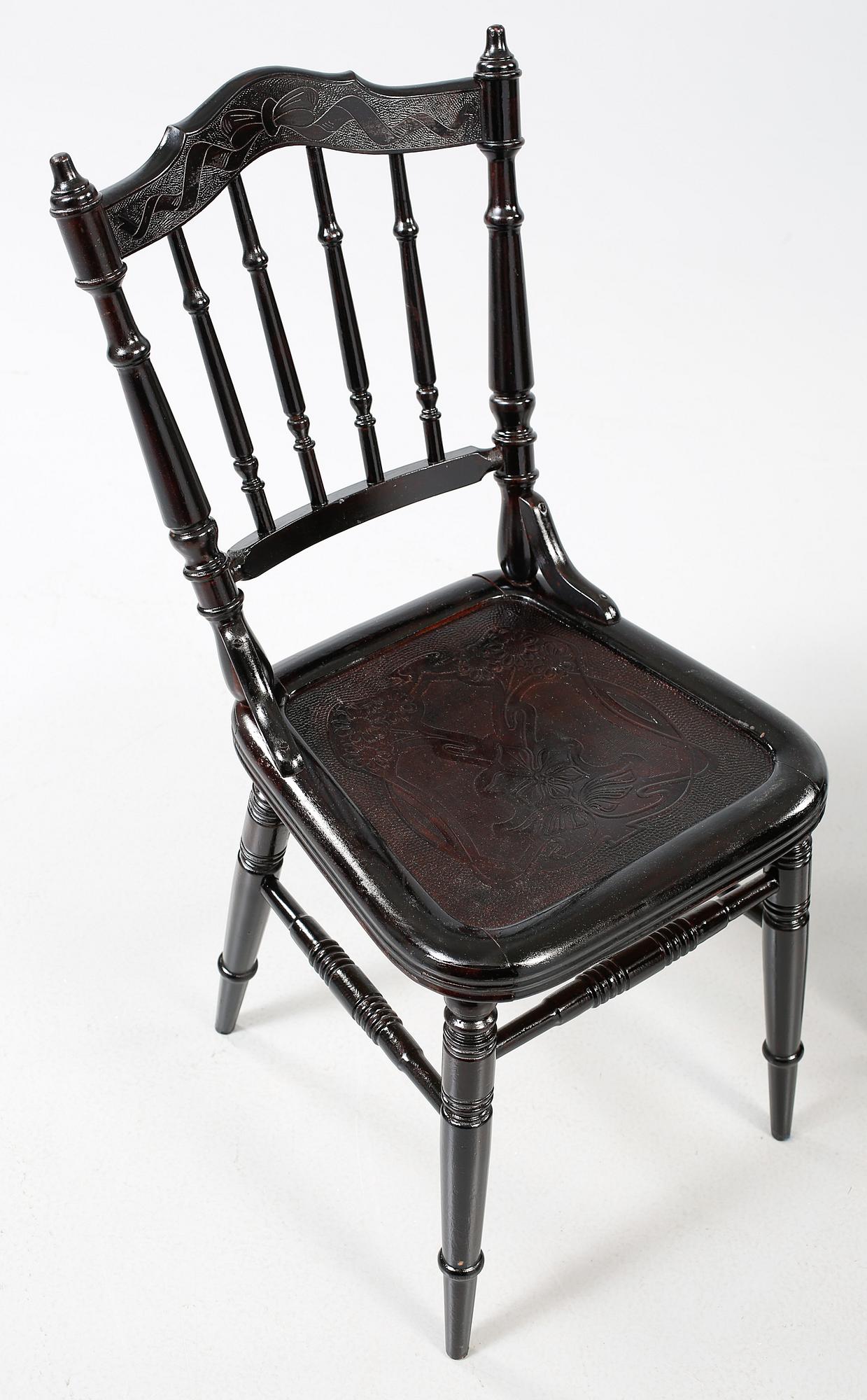 STOLAR, 4 st, sannolikt Småland, 1900-talets första hälft.