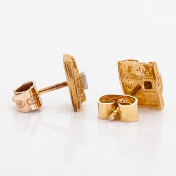 Björn Weckström, a pair of 18K gold earrings 'Thai' with diamonds ca. 0.04 ct in total for Lapponia.