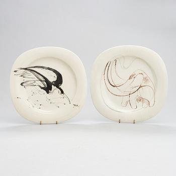 Timo Sarpaneva, Two porcelain plates "'Suomi Jubilee edition' for Rosenthal, Studio-line 2001.