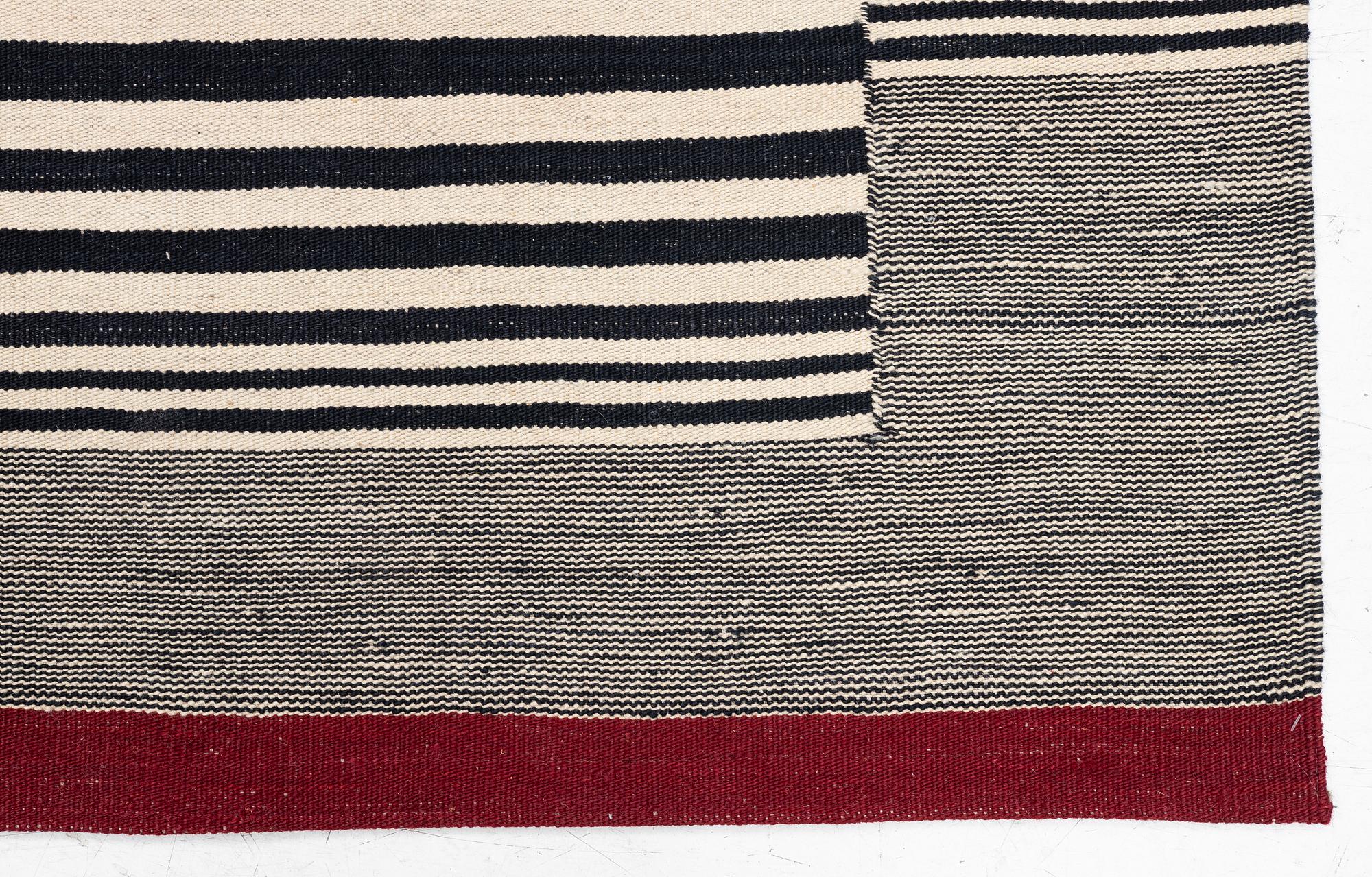 Rug, wool, 198 x 160 cm.