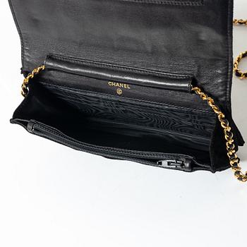 Chanel, A black suede vintage purse / wallet on chain.