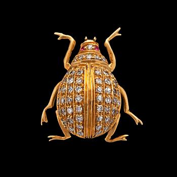 70. A brilliant cut diamond bug brooch, tot. app. 0.50 cts.