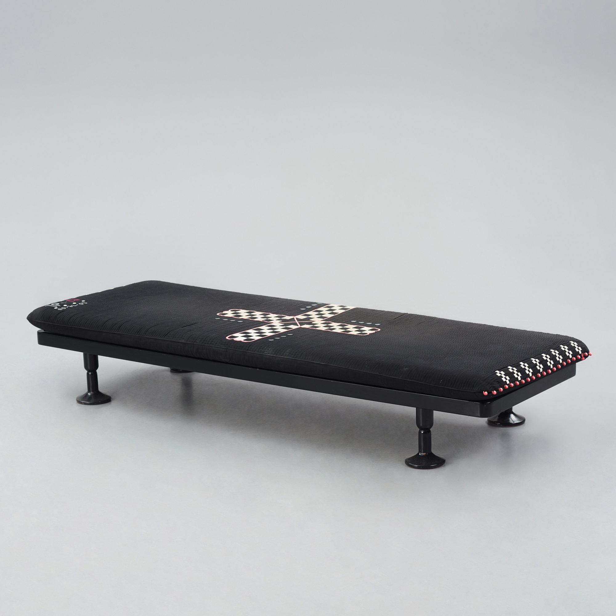 Nipa Doshi & Jonathan Levien, daybed, model "Charpoy cod 123", Moroso, 2009.