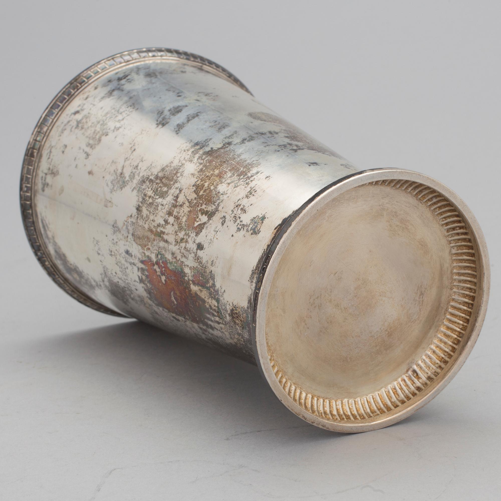 A silver vase by F Carlman, Stockholm, 1938. Total weight ca 424 g.