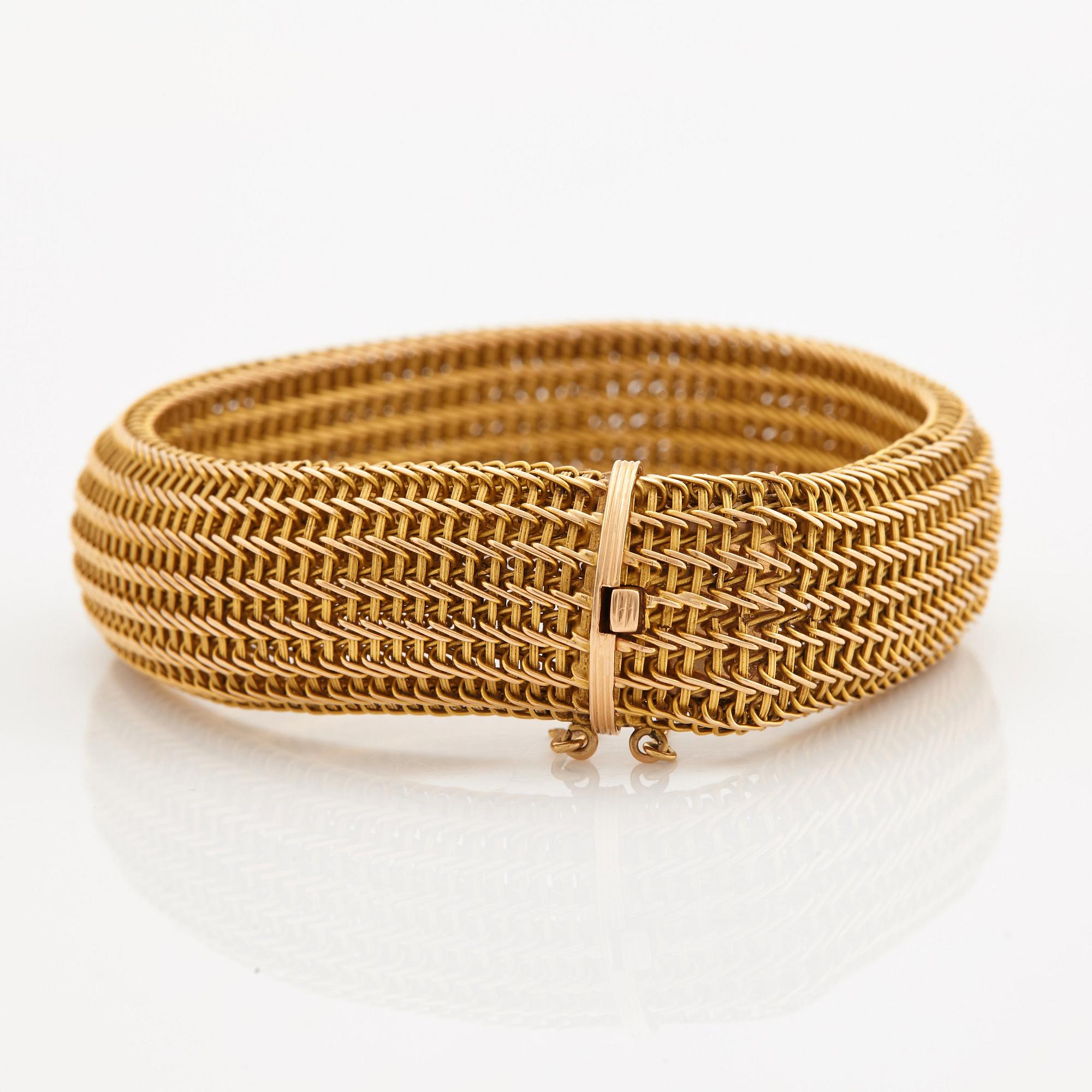 A bracelet with mesh-links.