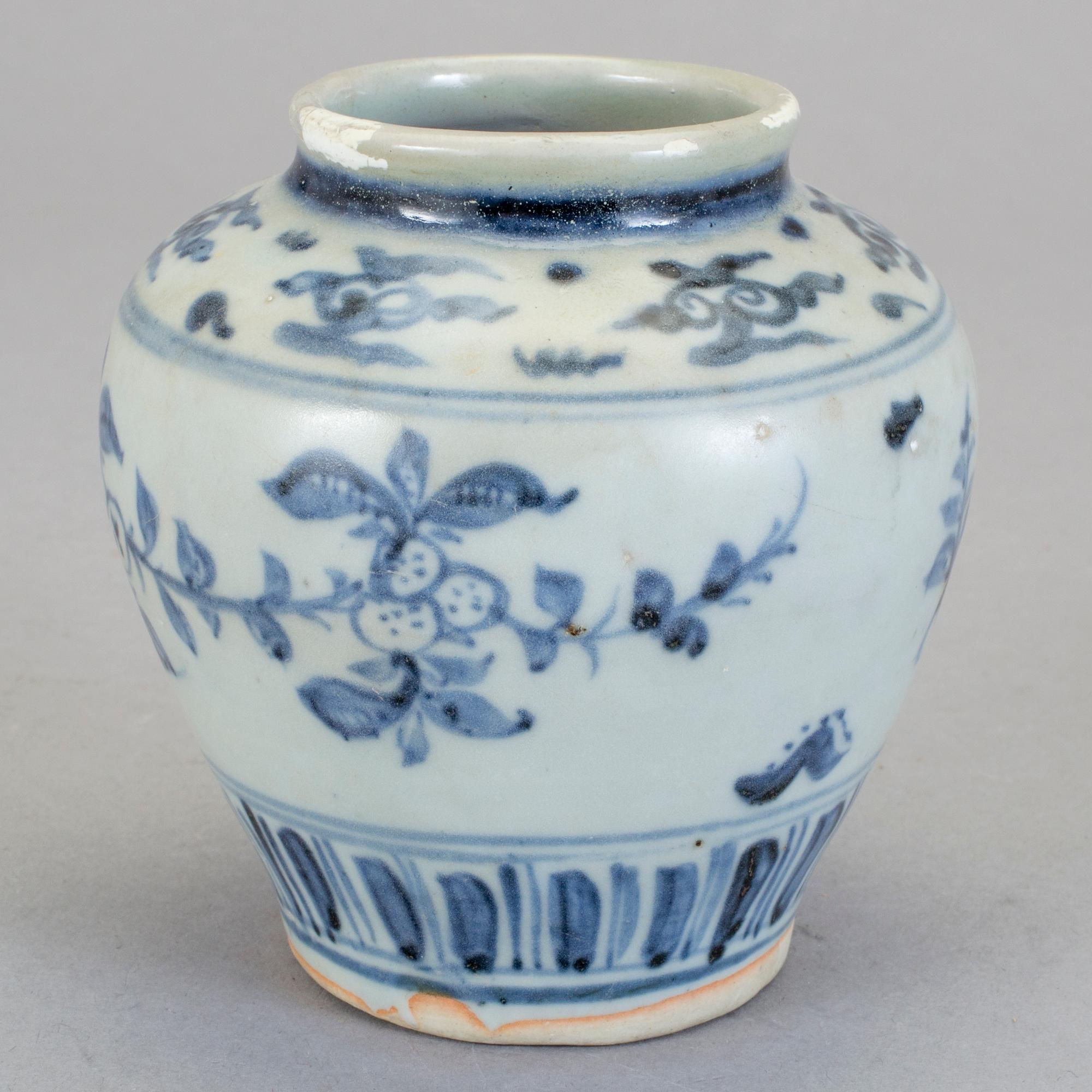 URNA, porslin, Kina, Ming (1368-1644).