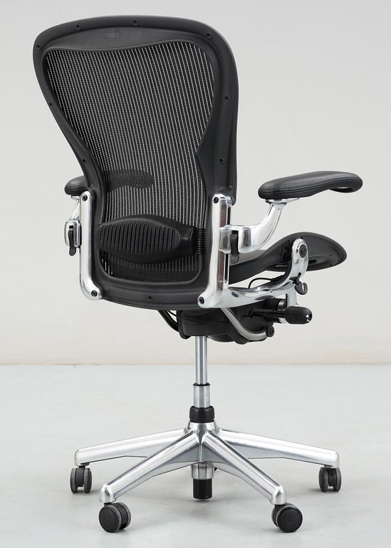 SKRIVBORDSSTOL, "Aeron", Donald Chadwick och Bill Stumpf, Herman Miller, formgiven 1994.