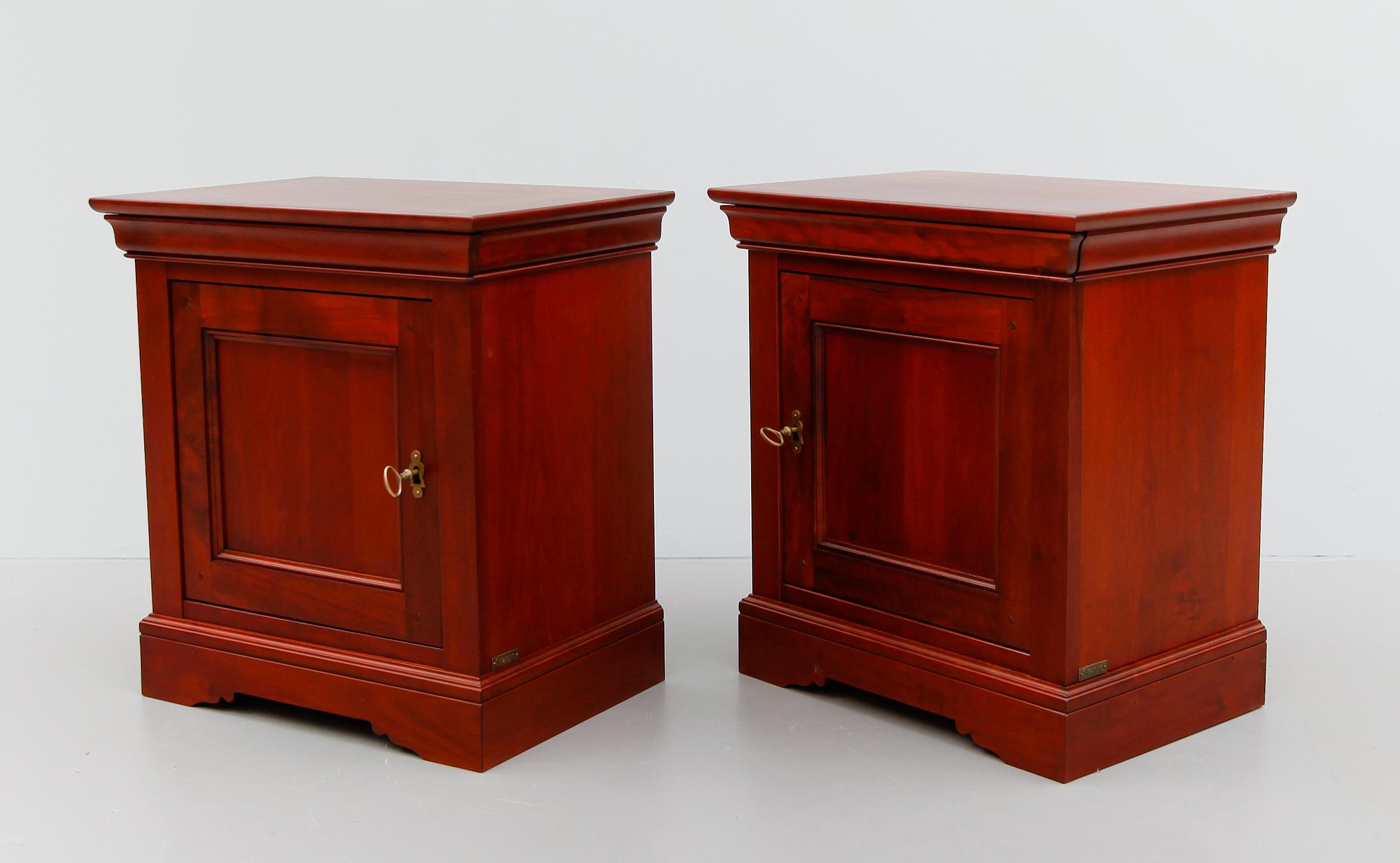 SÄNGBORD, 1 par, Grange, 1900-talets fjärde kvartal.