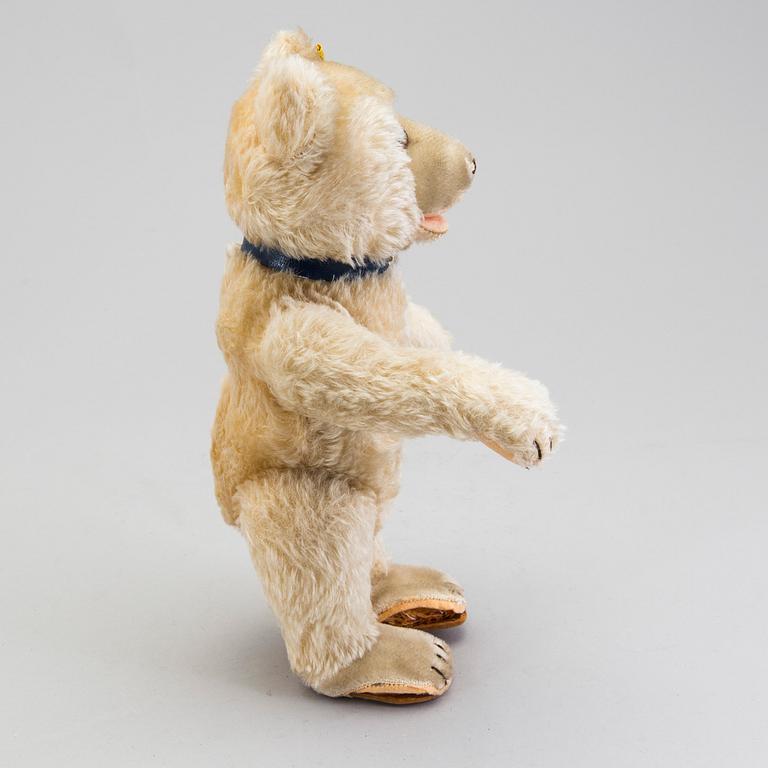 A Steiff Teddy Baby teddybear, Germany, ca 1952.