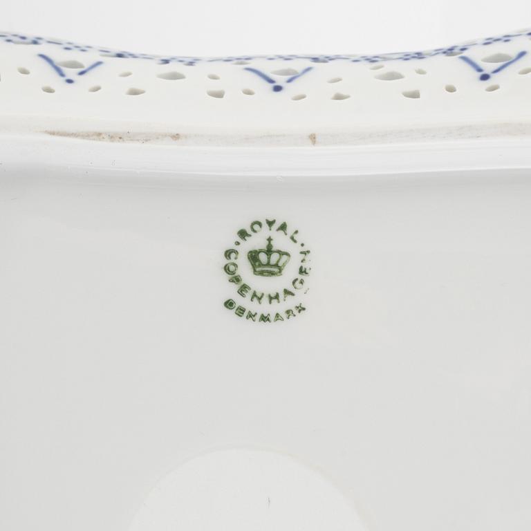 A full-lace 'Musselmalet' porcelain serving dish, Royal Copenhagen, Denmark 1969-1973.