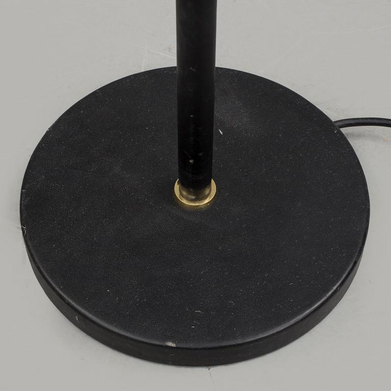 GOLVLAMPA, "modell A810", Alvar Aalto, Artek, Finland, 1900-talets andra hälft.