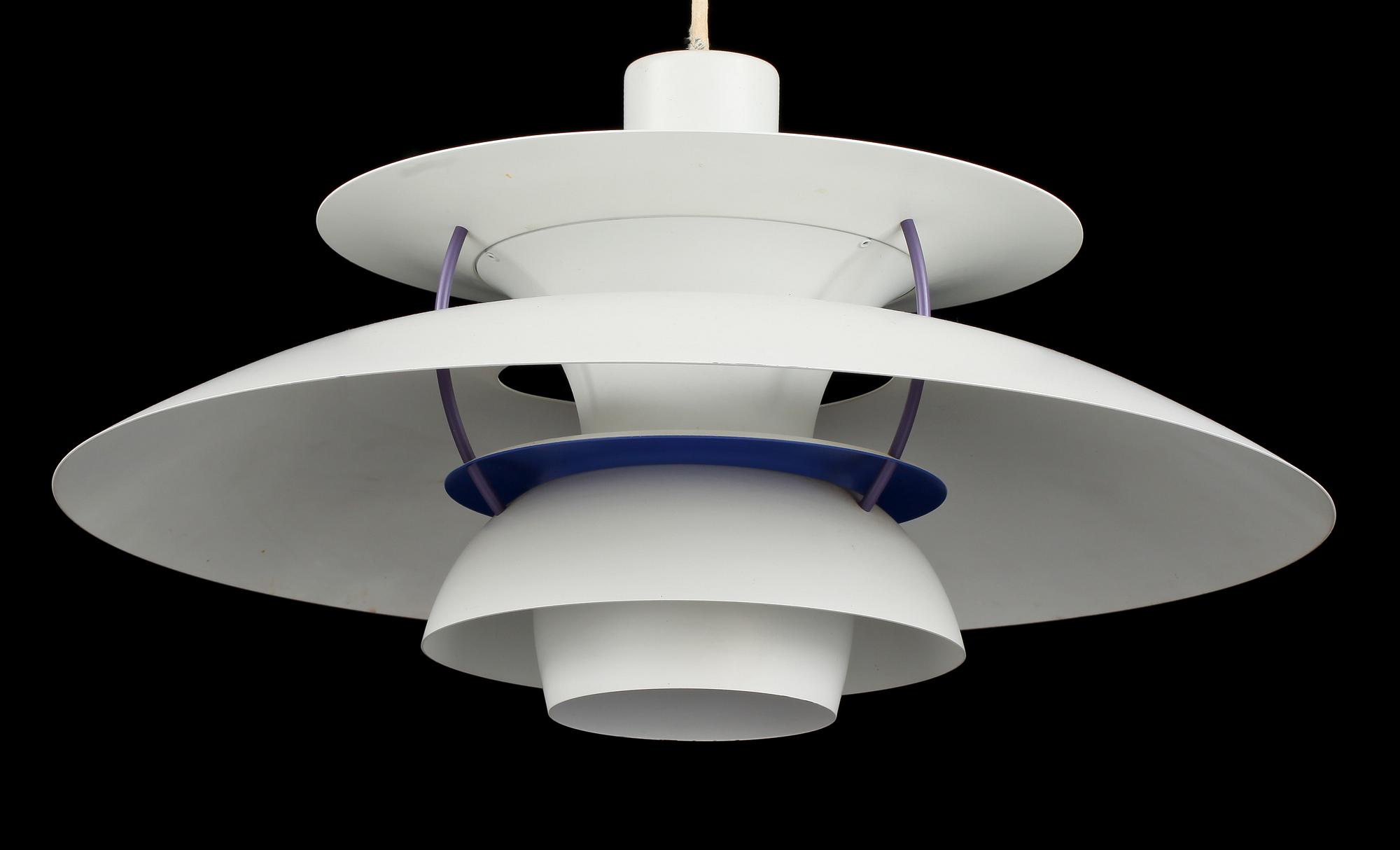 TAKLAMPA, "PH 5", Poul Henningsen för Louis Poulsen, Danmark, 1900-talets andra hälft. Höjd ca 30 cm.