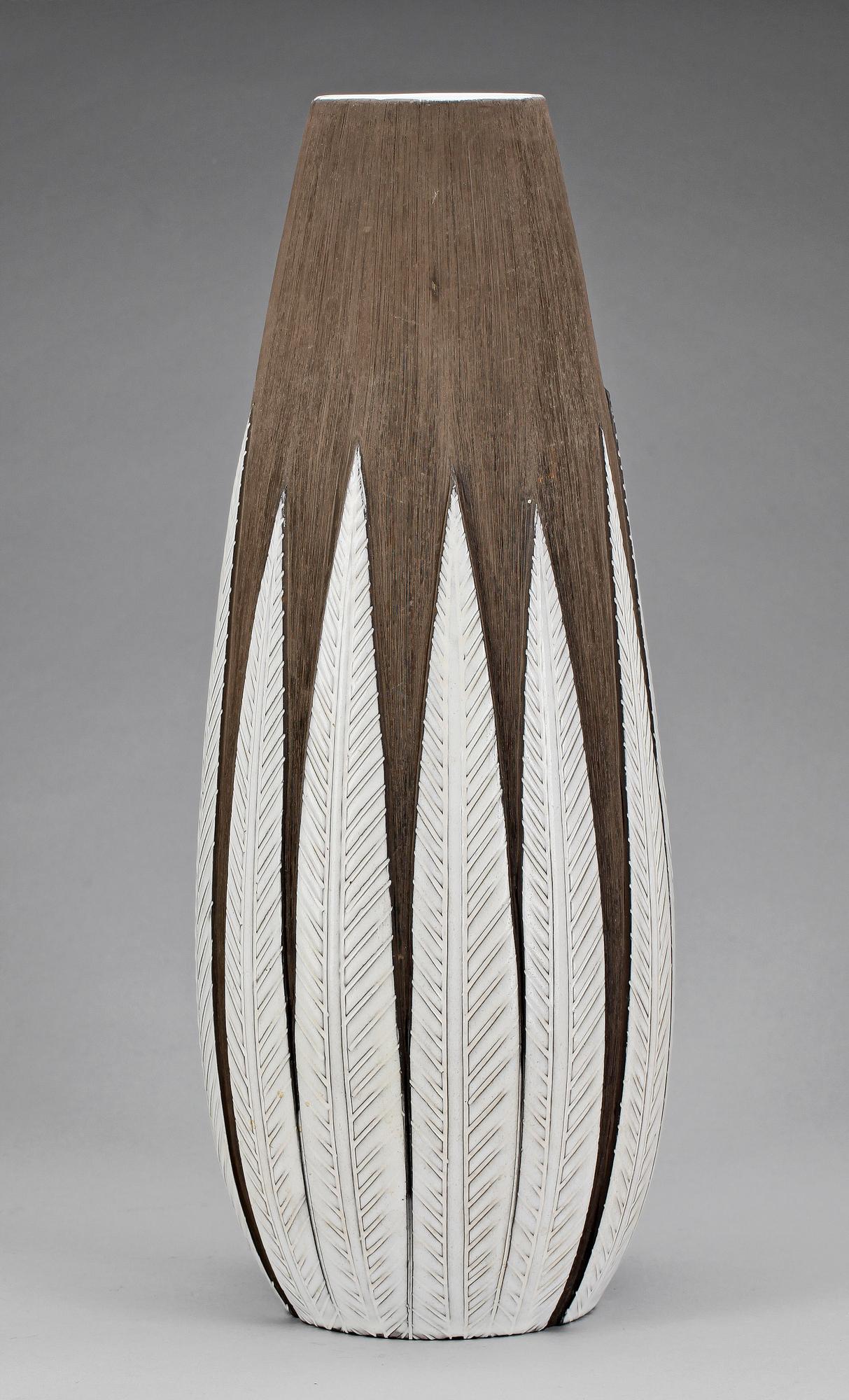 GOLVVAS, stengods, "Paprika" nr 1080, Anna-Lisa Thomson, Upsala Ekeby, 1951-69.
