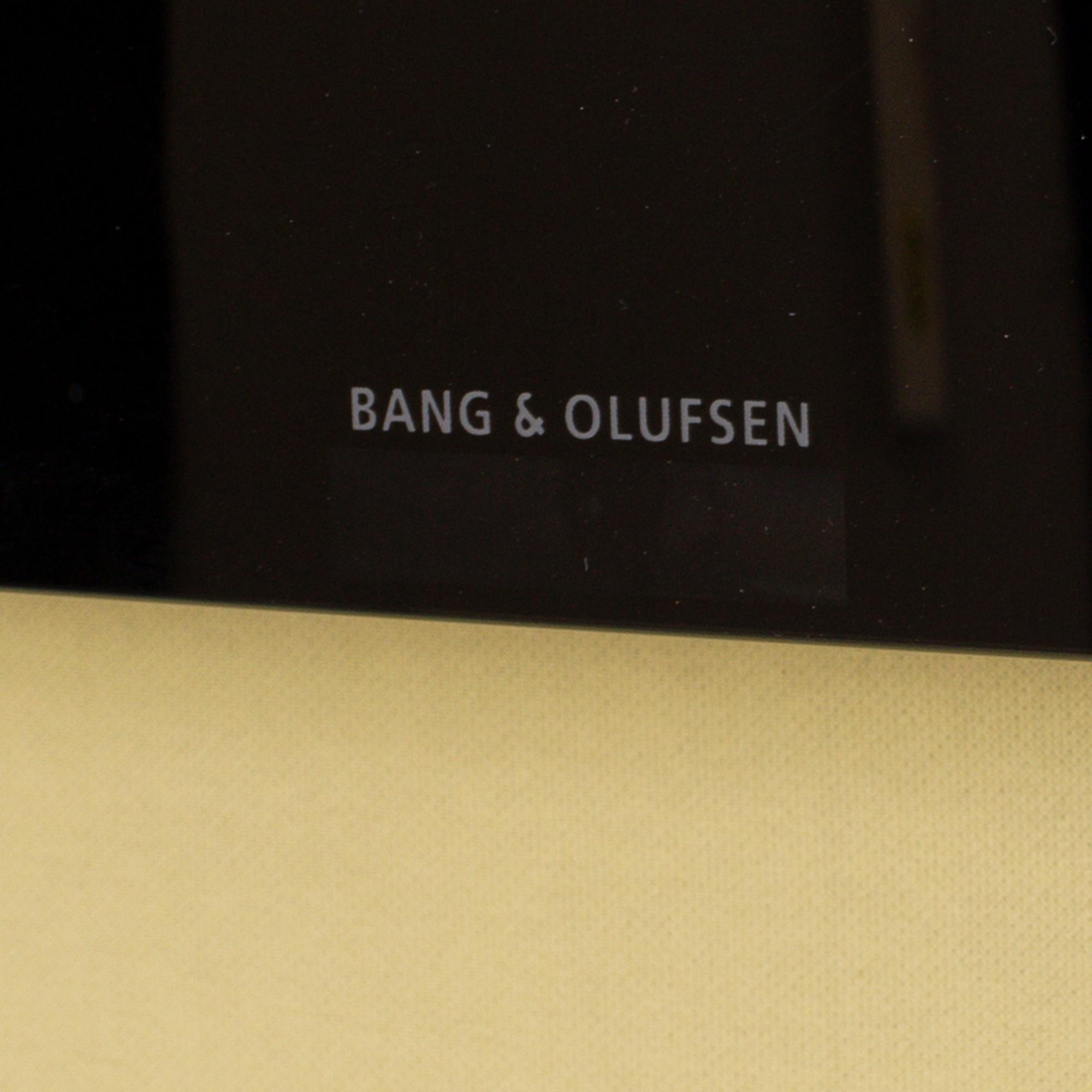 TV med FJÄRRKONTROLL, "BeoVision 1", Bang & Olufsen, Danmark, 1999. Serienummer: 14382140.