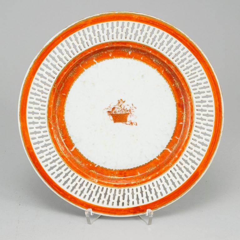 Two chesnut basket stands, Qing dynasty, 19th Century.