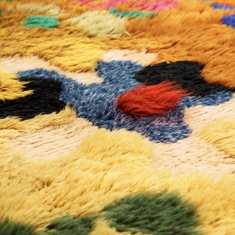 Pierre Olofsson, CARPET. "Havsbotten". Knotted pile in relief. 217 x 158 cm. Designed by Pierre Olofsson.