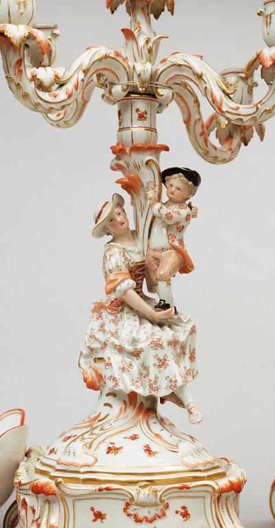 An extensive Meissen service, 19th Century. (150 pieces).