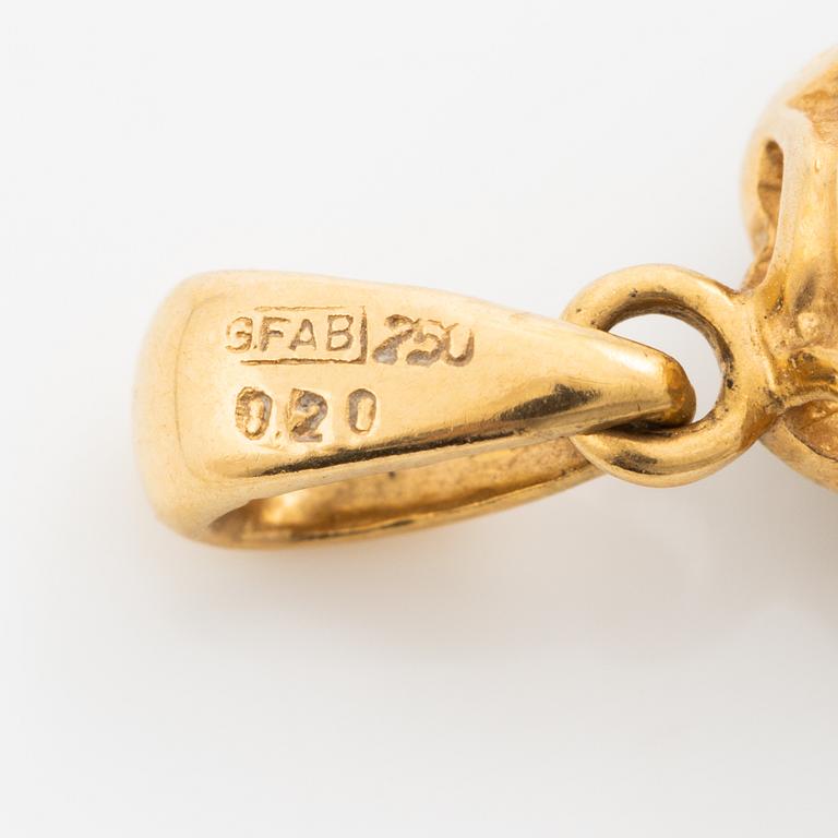 Pendant, carmosé model, 18K gold with emerald and brilliant-cut diamonds.