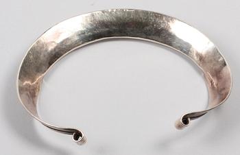 HALSSMYCKE. Sterling silver. Claes E Giertta, Stockholm 1977.