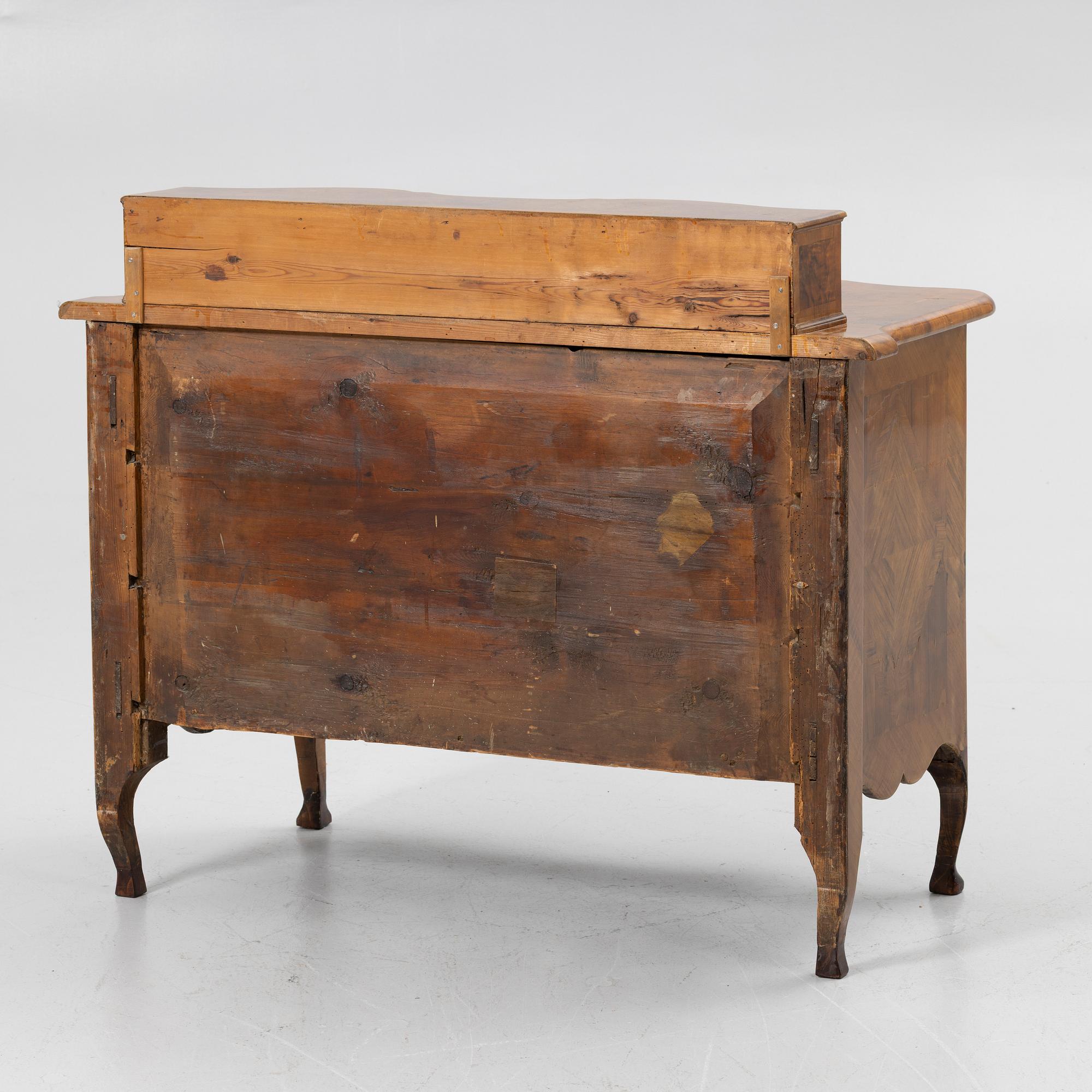 Bureau cabinet with superstructure, in the manner of Johan Hugo Fürloh, late Baroque, Stockholm work, first half of the 18th century.
