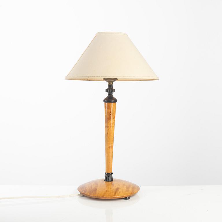 Harald Notini, a table lamp model "6907", Arvid Böhlmarks Lampfabrik, Stockholm 1920s.