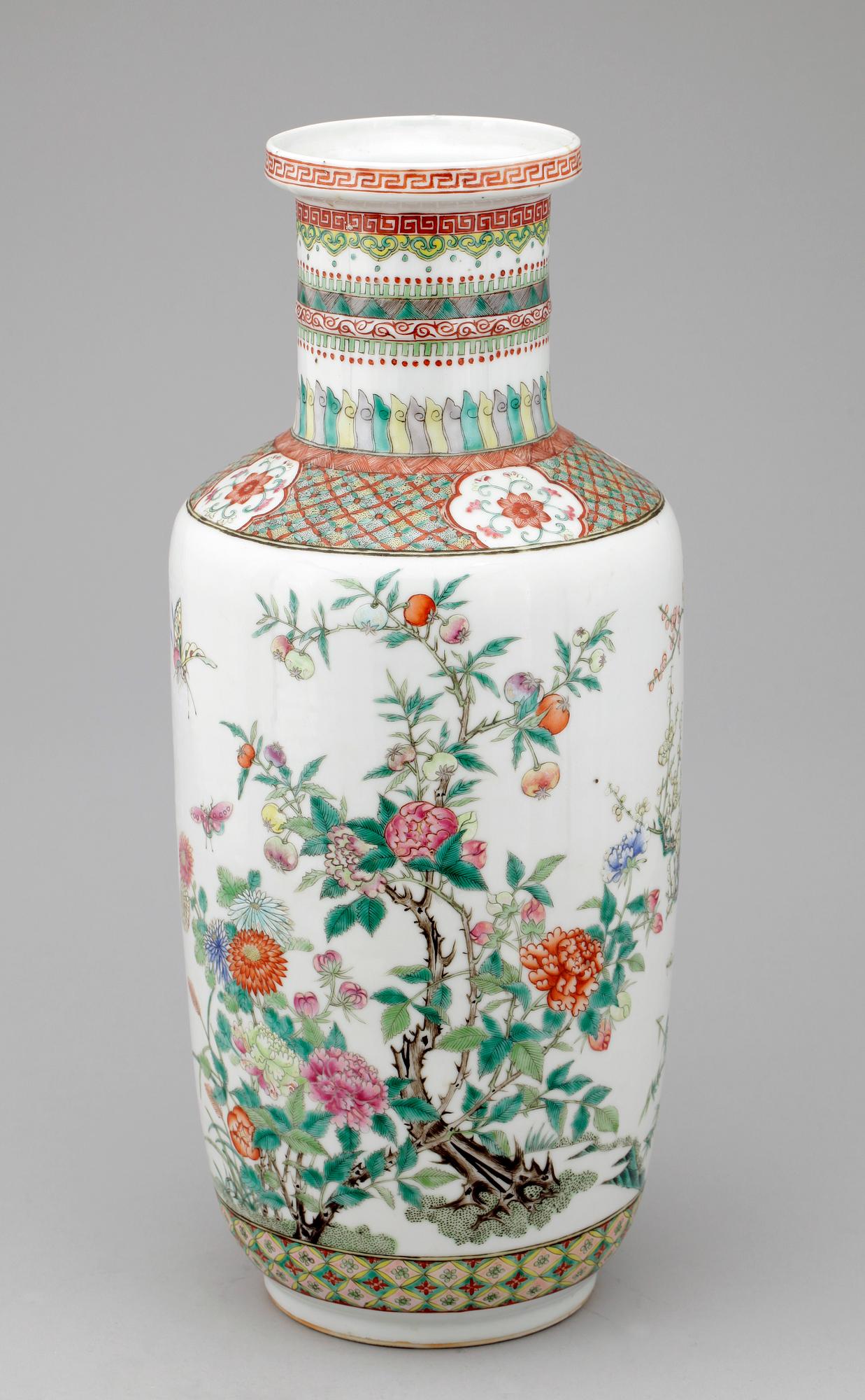 PRAKTURNA, porslin, Kina, omkring år 1900.