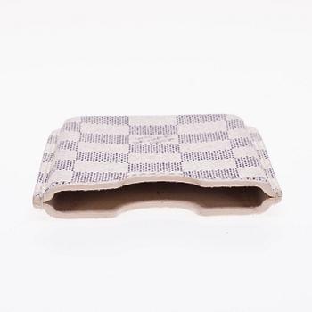 FODRAL, Louis Vuitton.