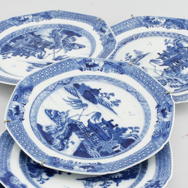 Ten blue and white chinese dishes from the 18th century.