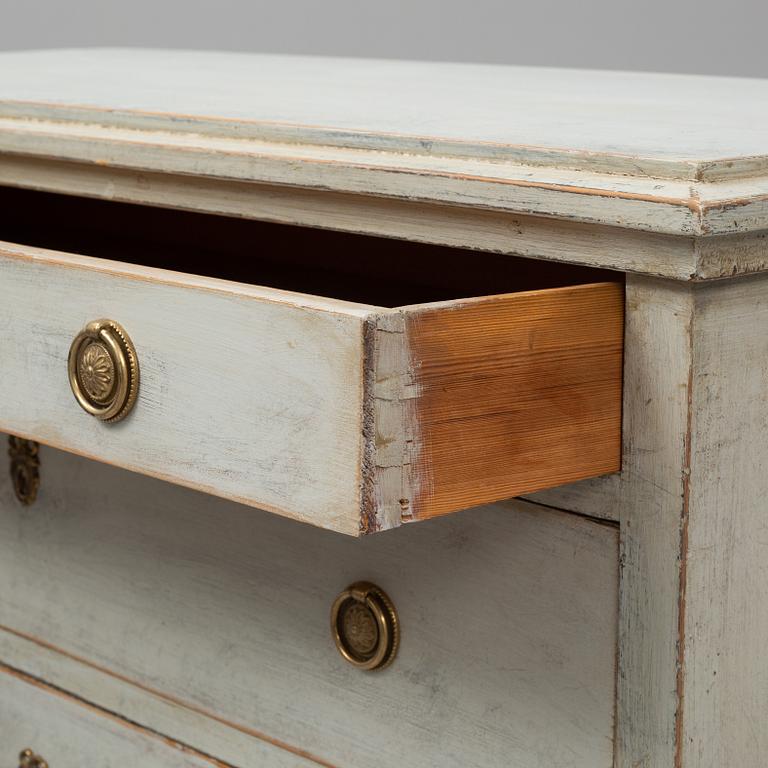 A chest of drawers from the mid 19th century.