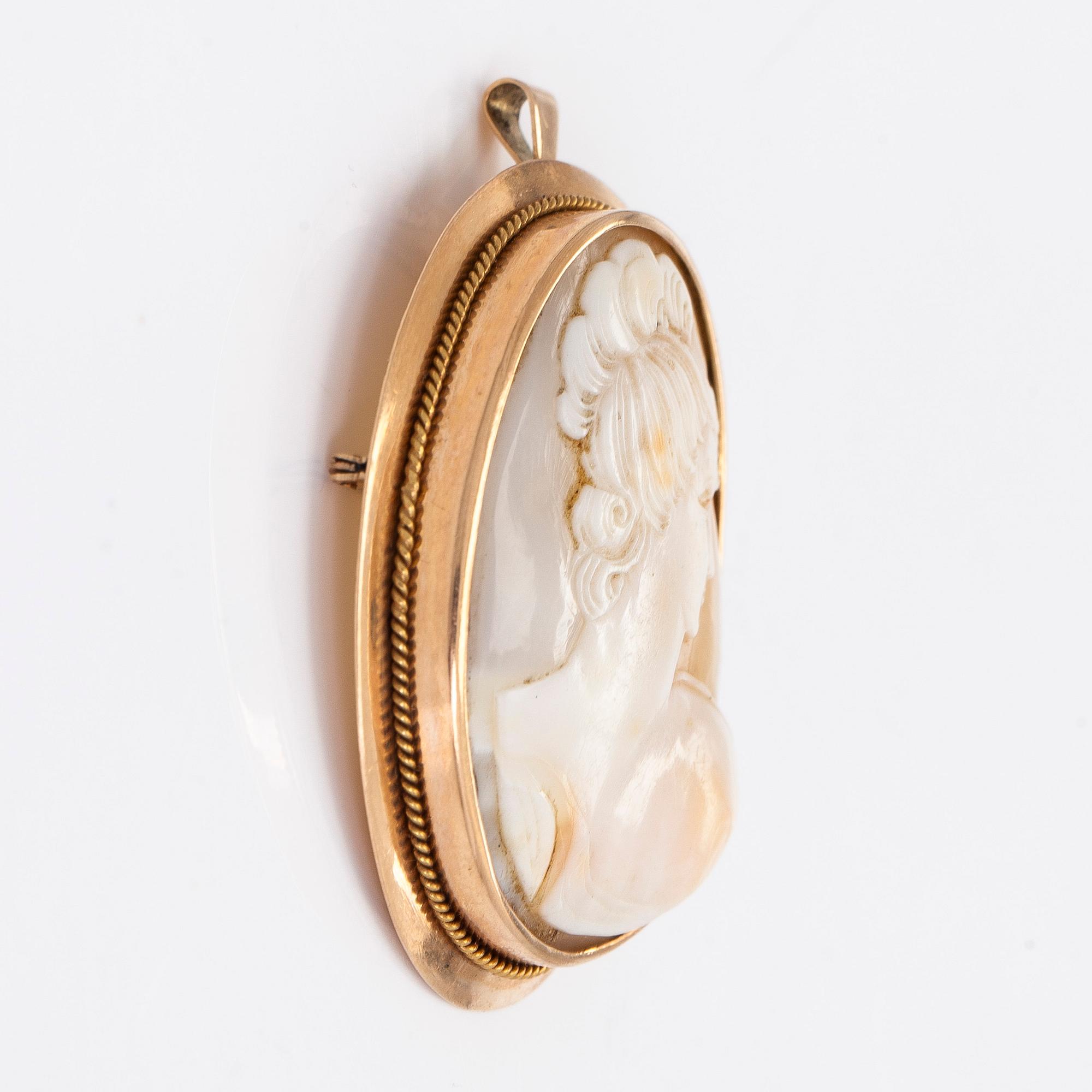Hänge/brosch, 14K guld med snäckskalscamé.