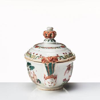 Smörterrin med lock, kompaniporslin. Qingdynastin, Qianlong (1736-95).