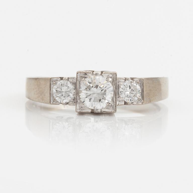 Ring med briljantslipade diamanter, 0.60 ct, A&M, Göteborg, 1965.