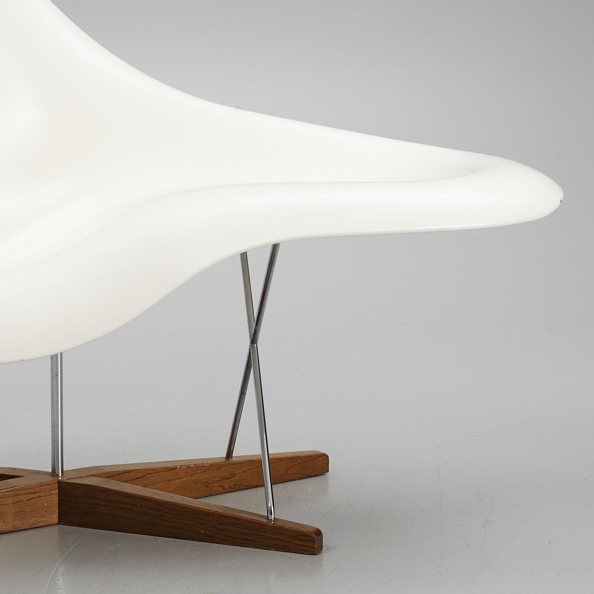 Charles & Ray Eames, lounge chair, "La Chaise", Vitra 2003.