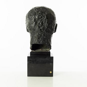 Gudmar Olovson, sculpture. Signed. Numbered. Foundry mark. Bronze, total height 53 cm, length 27 cm.