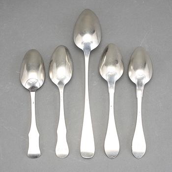 MATSKEDAR, 4 st, samt RAGUSKED, silver, bl.a Erik Ernander, Uppsala, 1792. Total vikt ca 297 gram.