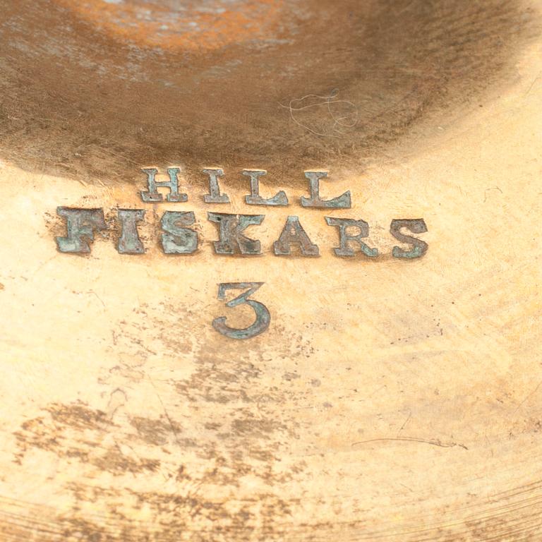 KYNTTILÄNJALKOJA, 2 kpl, messinkiä, Fiskars, signeerattu Hill.