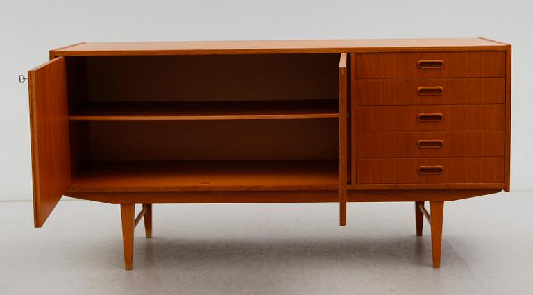 SIDEBOARD, 1900-talets andra hälft.