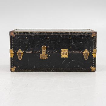 A trunk, 1920s/30s.