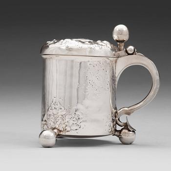 125. A Norwegian early 18th century silver tankard, mark of Johannes Johannesen Reimers d e, Bergen c.1700.