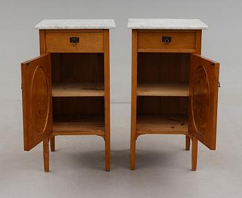 SÄNGBORD, 1 par, 1900-talets första hälft.