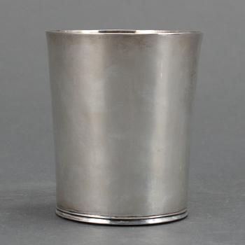 BÄGARE, silver, oidentifierad mästare, Stockholm, 1705. Vikt ca 68g.