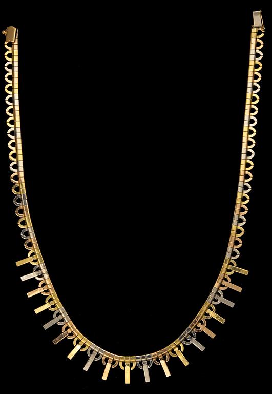 A NECKLACE, 18K gold in three colors. Weight c 33 g.